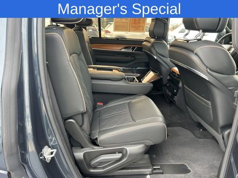 Used 2024 Jeep Grand Wagoneer Series III image 25