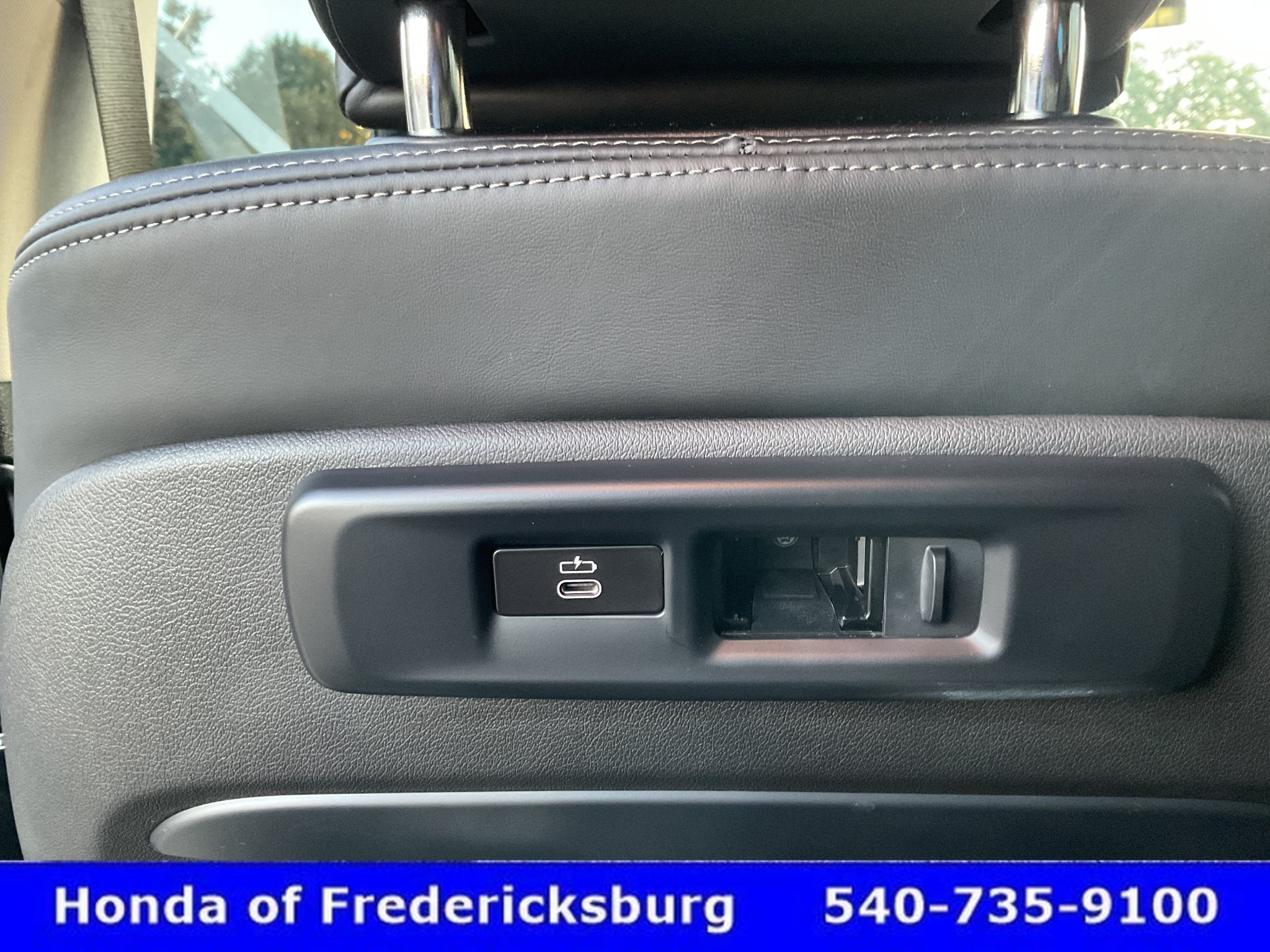 Used 2022 BMW X7 xDrive40i w/ Executive Package AWD/4WD image 37