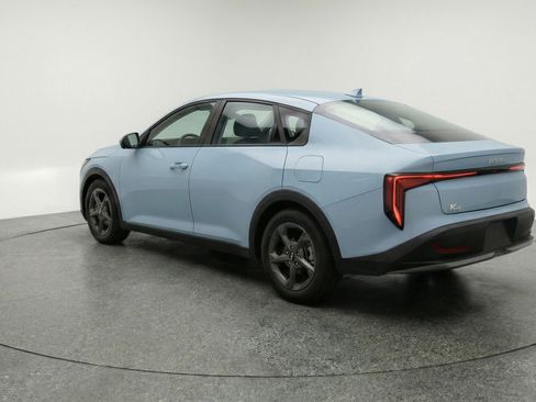 Used 2025 Kia K4 LXS FWD image 6