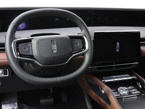 New 2026 Lincoln Nautilus Reserve w/ Jet Appearance Package AWD/4WD image 12