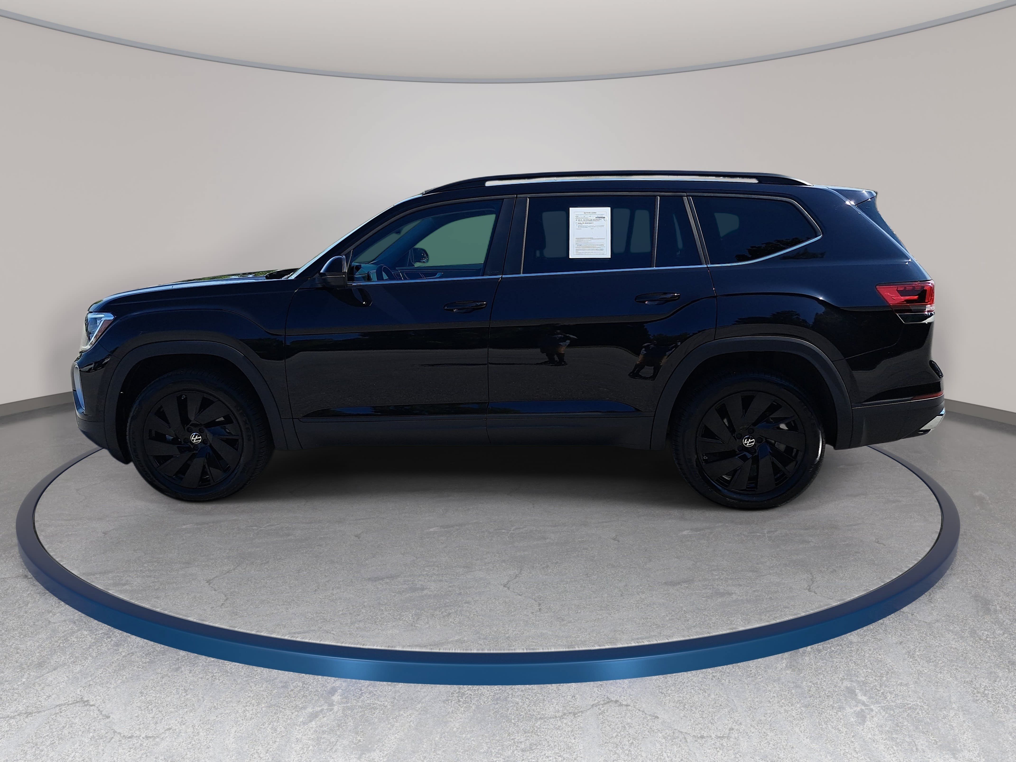 Used 2026 Volkswagen Atlas SE w/ Panoramic Sunroof Package FWD image 8