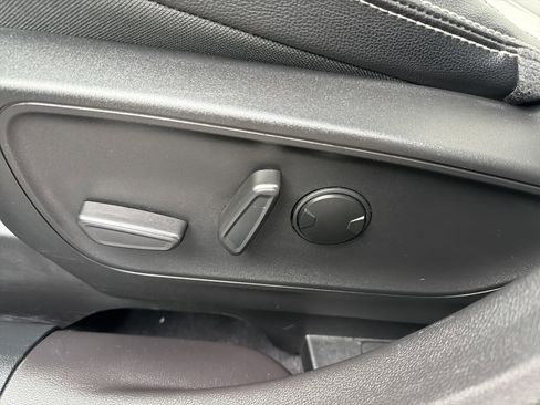 Used 2023 Ford Escape Platinum w/ Premium Technology Package image 10