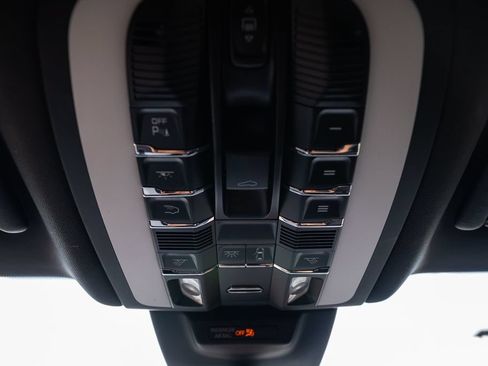 Certified 2024 Porsche Macan AWD/4WD image 20