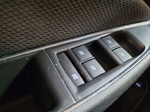 Used 2018 Chevrolet Cruze LS image 33