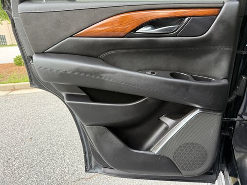 Used 2018 Cadillac Escalade Premium Luxury RWD image 46
