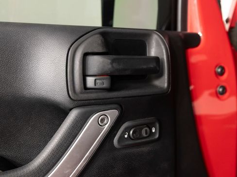 Used 2015 Jeep Wrangler Unlimited Sport AWD/4WD image 11