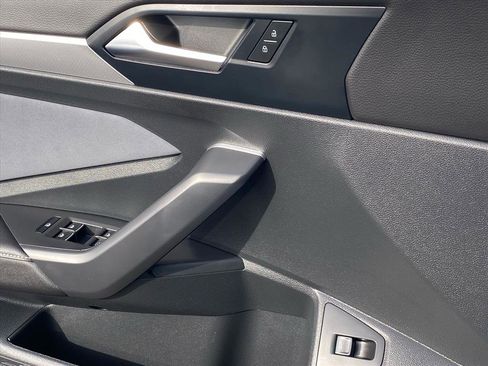 Certified 2025 Volkswagen Jetta SE image 19