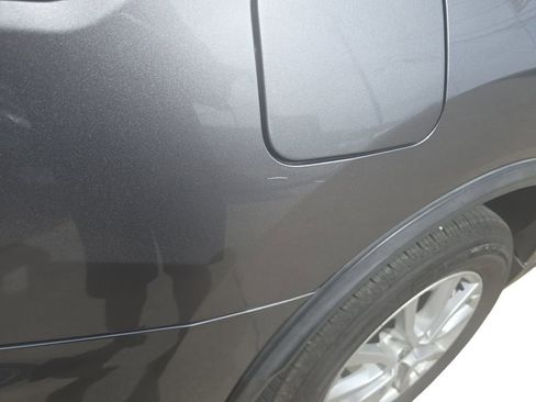 Used 2018 Nissan Rogue SV image 19