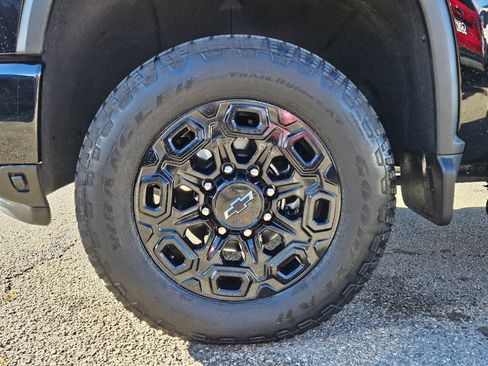 Used 2024 Chevrolet Silverado 3500 LTZ w/ LTZ Plus Package image 11