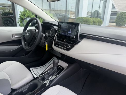Used 2021 Toyota Corolla LE w/ Carpet Mat Package (TMS) FWD image 21