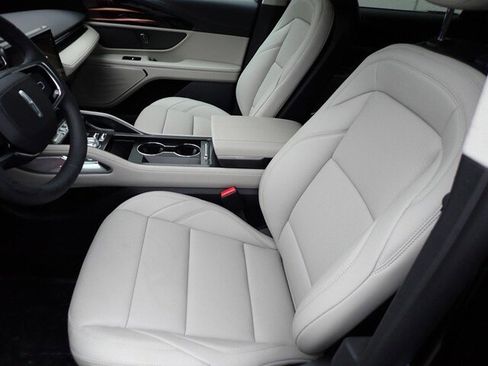 New 2026 Lincoln Nautilus Premier image 37