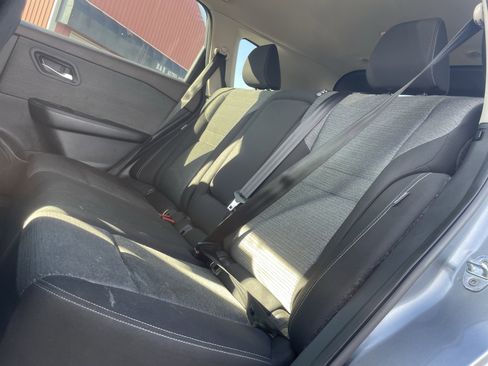 Used 2023 Nissan Rogue SV image 12