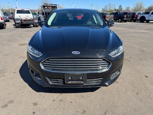 Used 2015 Ford Fusion SE w/ Equipment Group 202A image 8