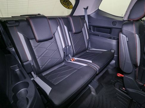 Certified 2025 Volkswagen Atlas Peak Edition SE AWD/4WD image 25