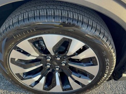 Used 2026 Ford Explorer Platinum w/ LUX Leather Package image 4