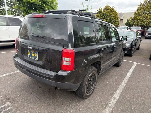 Certified 2017 Jeep Patriot Sport w/ Power Value Group AWD/4WD image 3