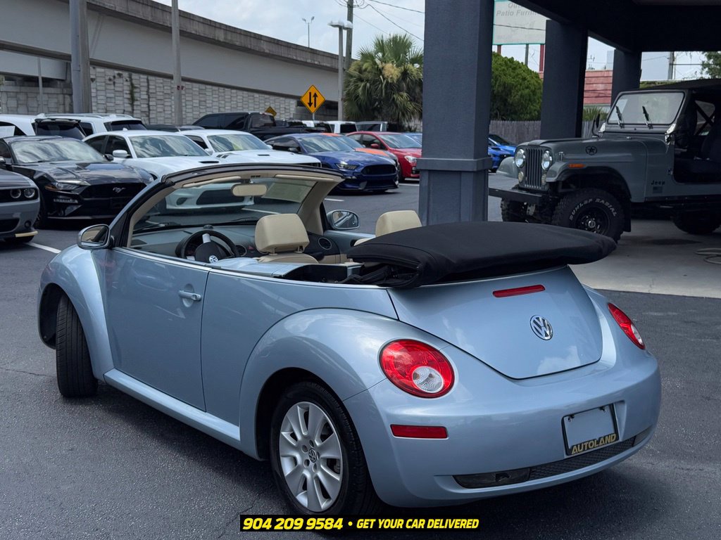 Used 2010 Volkswagen Beetle Convertible FWD image 6