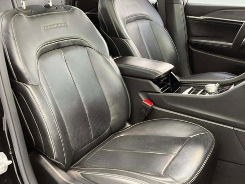 Used 2022 Jeep Grand Cherokee Overland AWD/4WD image 14