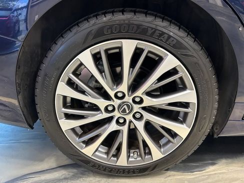 Used 2019 Lexus ES 300h w/ Premium Package FWD image 26