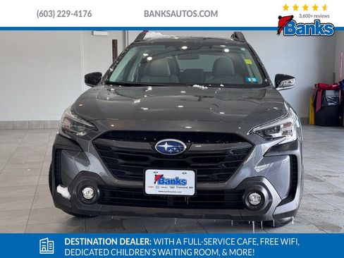 Used 2025 Subaru Outback Premium image 3