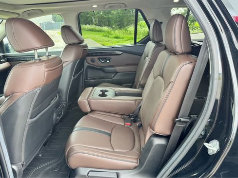 Used 2025 Honda Pilot Elite image 41
