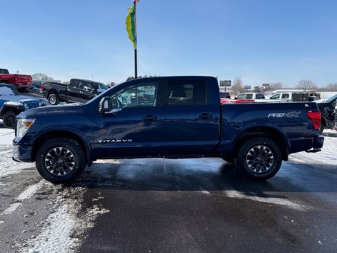Used 2018 Nissan Titan PRO-4X image 5