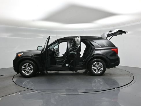Certified 2023 Ford Explorer XLT RWD image 34