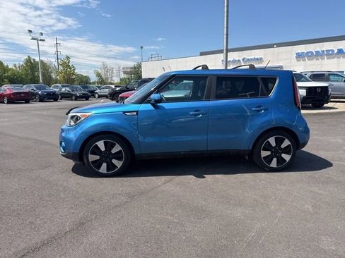 Used 2019 Kia Soul + FWD image 16