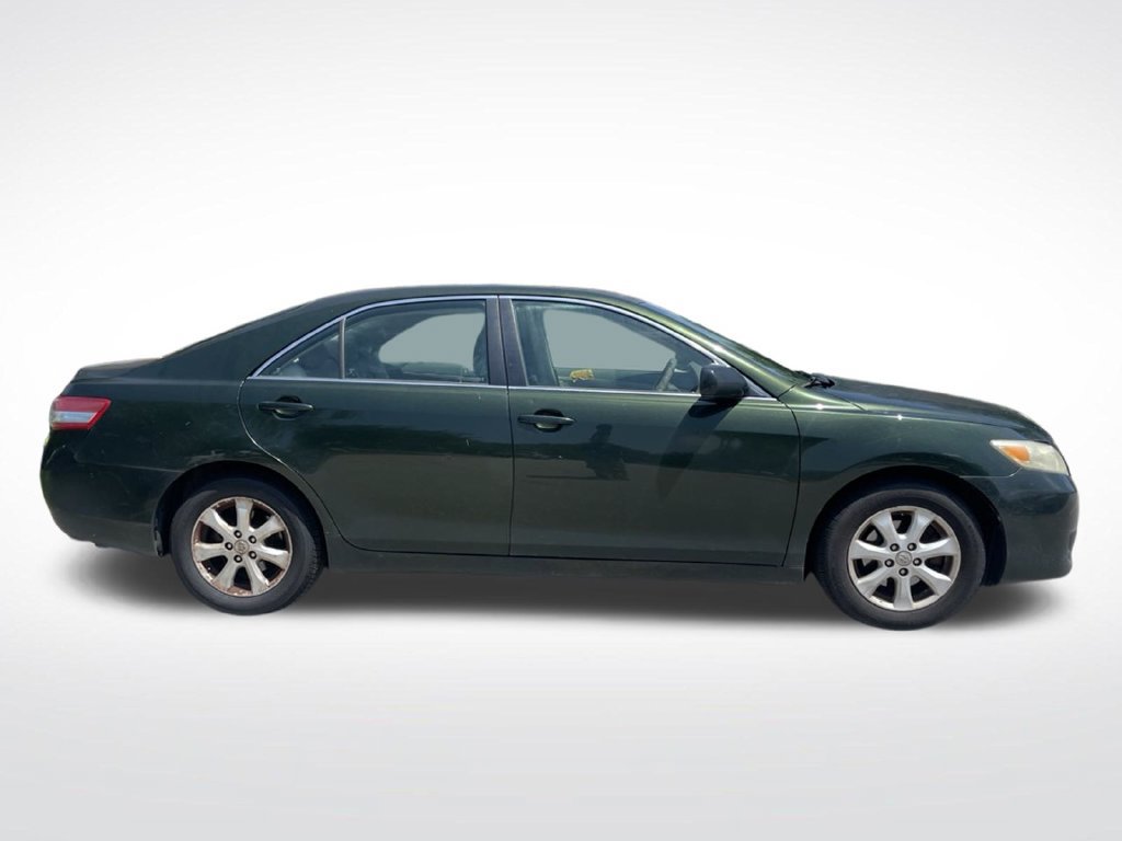 Used 2010 Toyota Camry LE FWD image 4