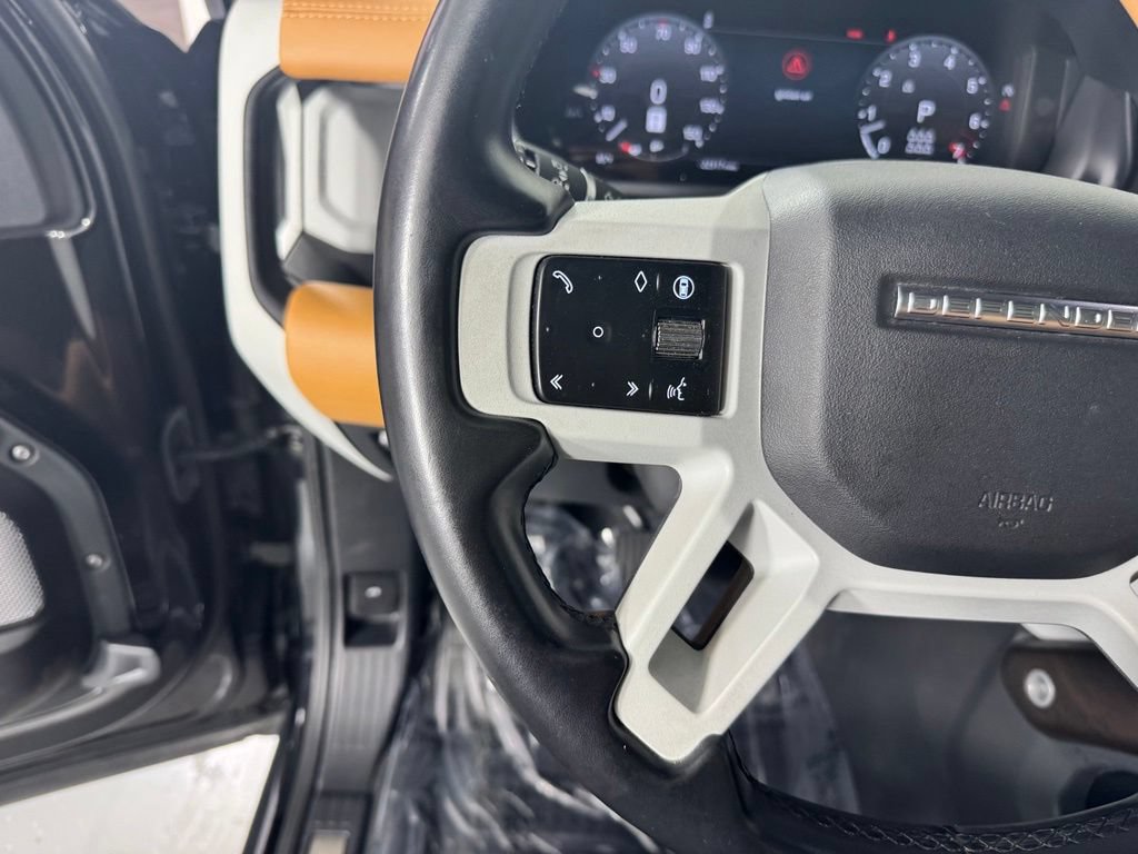 Used 2024 Land Rover Defender 130 X-Dynamic SE AWD/4WD image 18