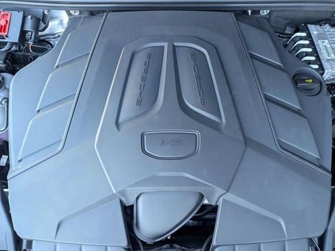 Certified 2026 Porsche Cayenne AWD/4WD image 27