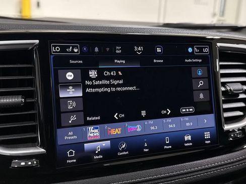 New 2026 Chrysler Pacifica Limited FWD image 14