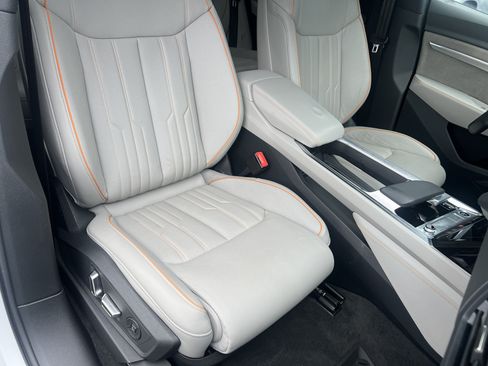 Used 2022 Audi e-tron Chronos AWD/4WD image 24