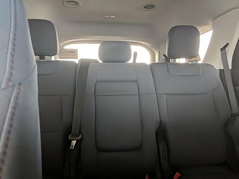 Certified 2025 Ford Explorer Active image 29