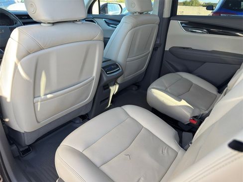 Used 2021 Cadillac XT6 Premium Luxury image 28