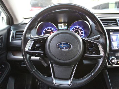 Used 2018 Subaru Outback 2.5i Limited AWD/4WD image 15
