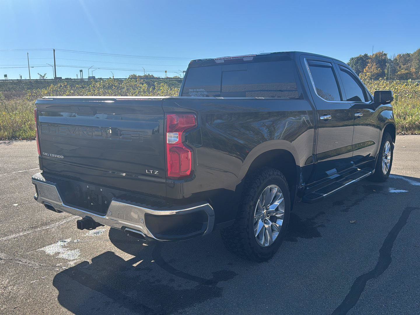 Used 2020 Chevrolet Silverado 1500 LTZ w/ LTZ Premium Package AWD/4WD image 5