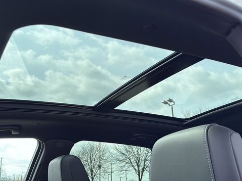 New 2026 Cadillac XT5 Sportv w/ LPO, Floor Liner Package image 30