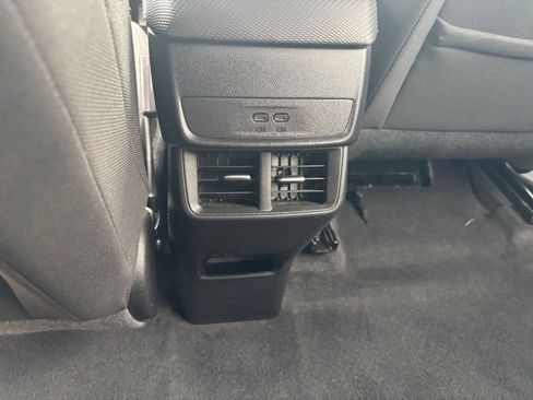 Used 2025 Chevrolet Equinox LT FWD image 23