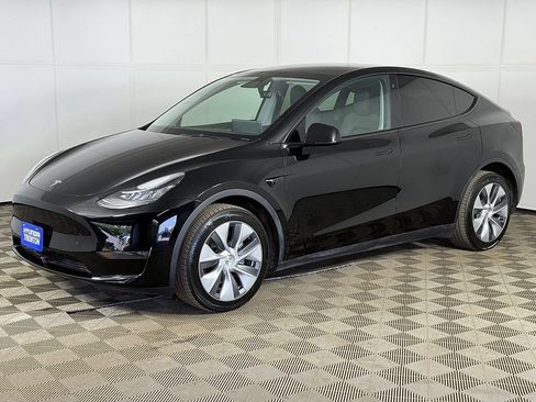 Used 2023 Tesla Model Y Long Range AWD/4WD image 9