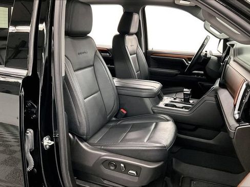 Used 2023 GMC Sierra 1500 Denali w/ Denali Reserve Package AWD/4WD image 8