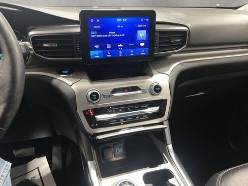Used 2023 Ford Explorer XLT w/ Equipment Group 202A image 15