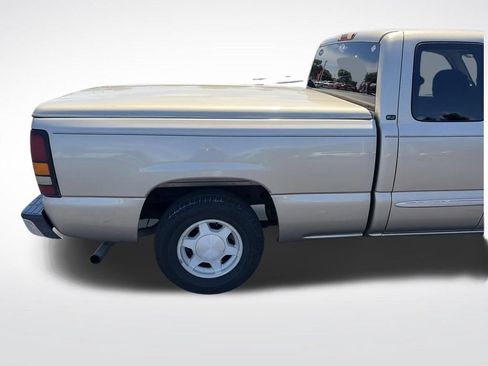 Used 2004 GMC Sierra 1500 SLT w/ Light Duty Power Package RWD image 11