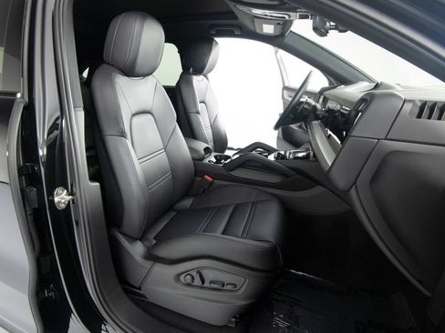 Certified 2026 Porsche Cayenne Coupe AWD/4WD image 36