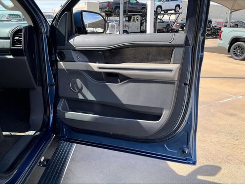 Used 2019 Ford Expedition Limited w/ Equipment Group 301A image 26