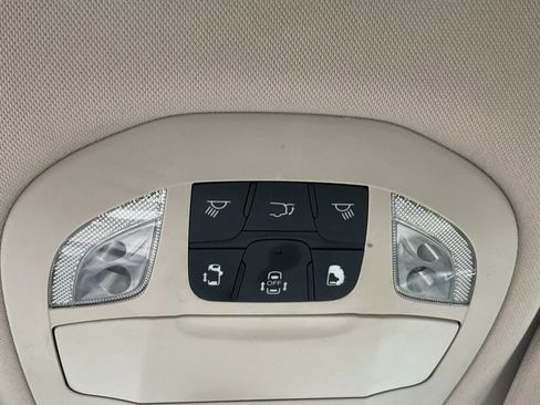 Used 2021 Chrysler Voyager Lxi image 26