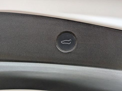 Used 2022 Tesla Model 3 Performance image 22