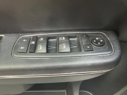 Used 2014 Dodge Charger SE RWD image 24