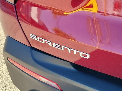 Used 2023 Kia Sorento LX image 13