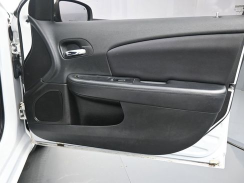 Used 2014 Chrysler 200 Touring image 20